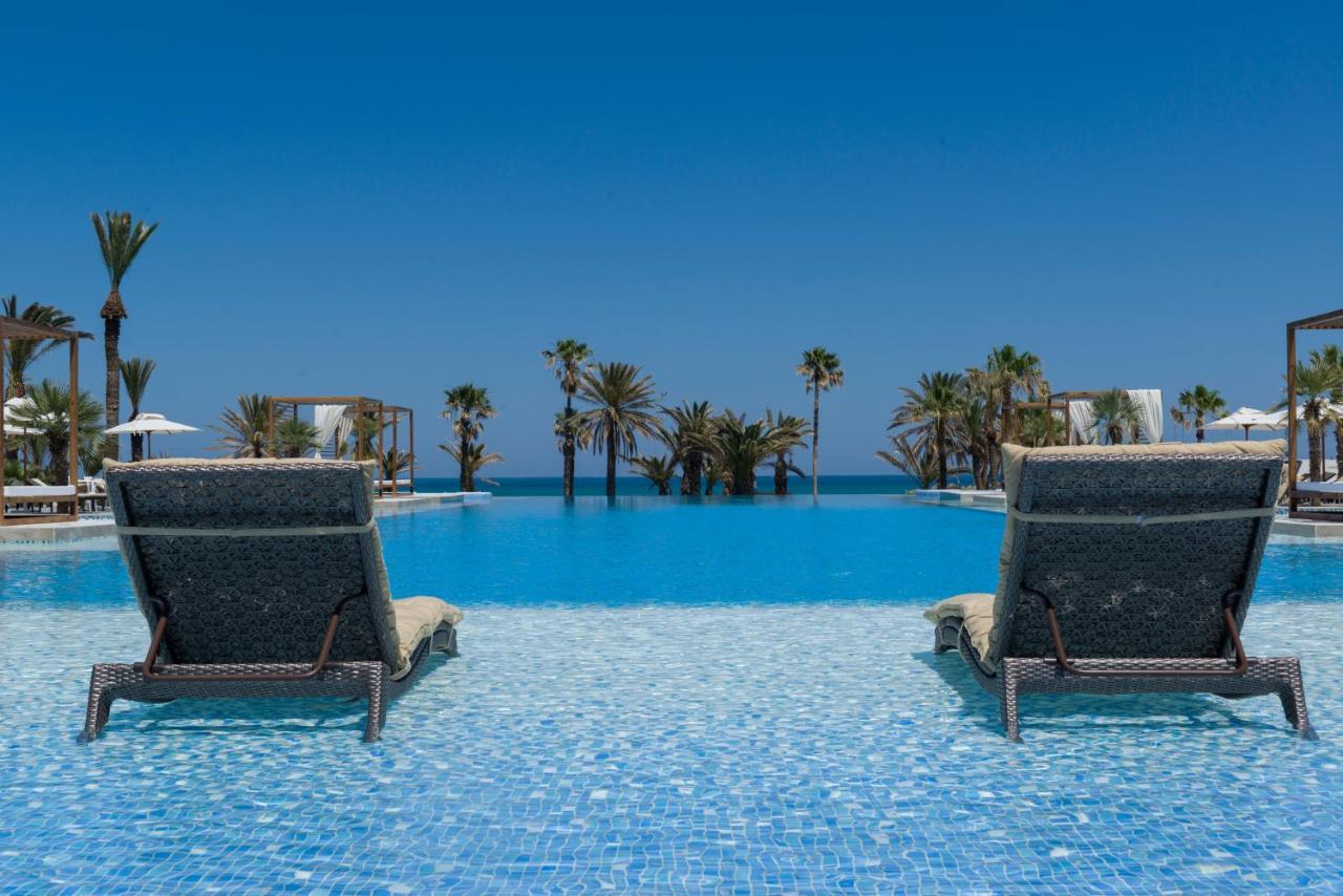 Hotel Jaz Tour Khalef Susa Esterno foto Infinity pool at the Royal Beach Palace, Tunisia