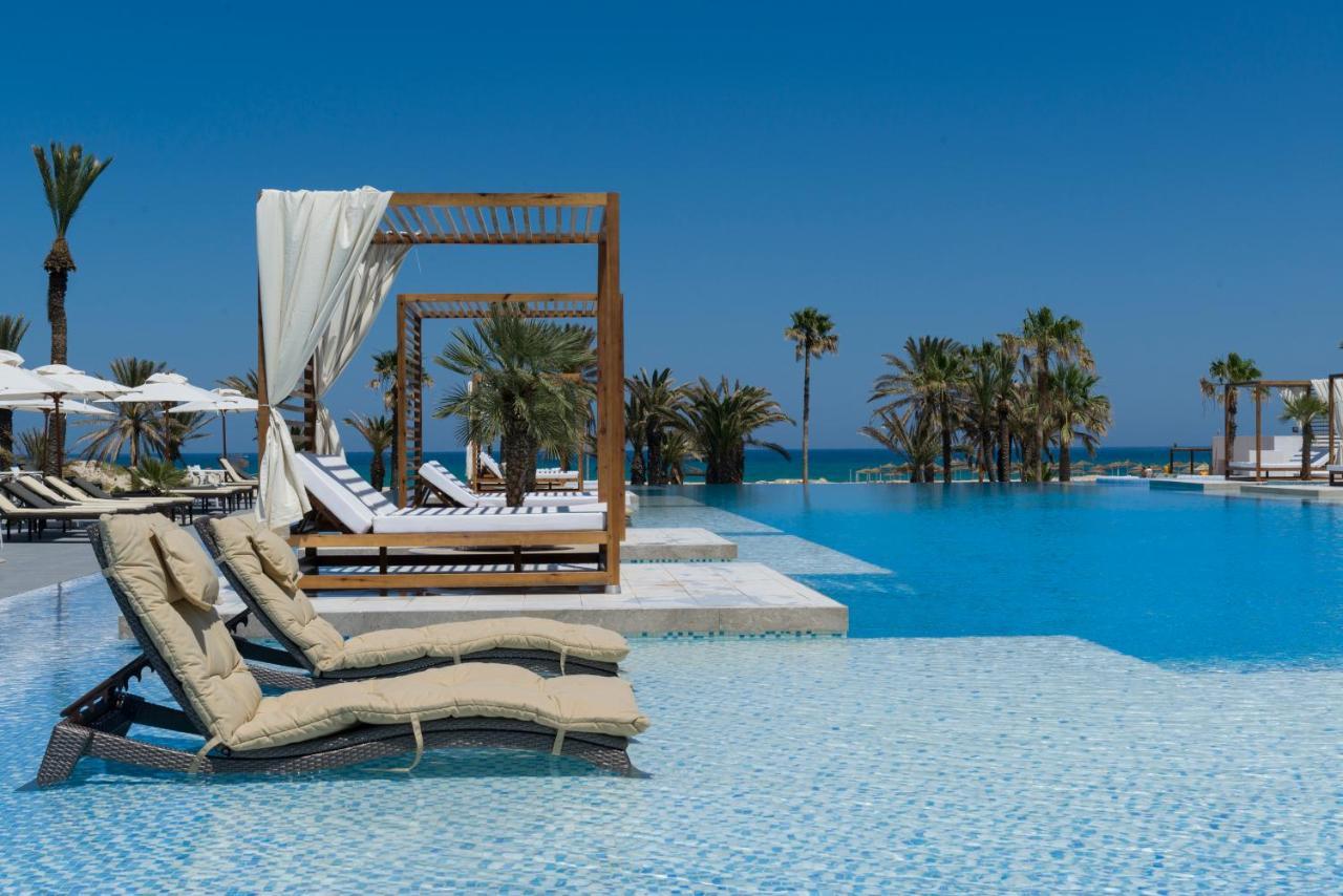 Hotel Jaz Tour Khalef Susa Esterno foto The resort's main pool