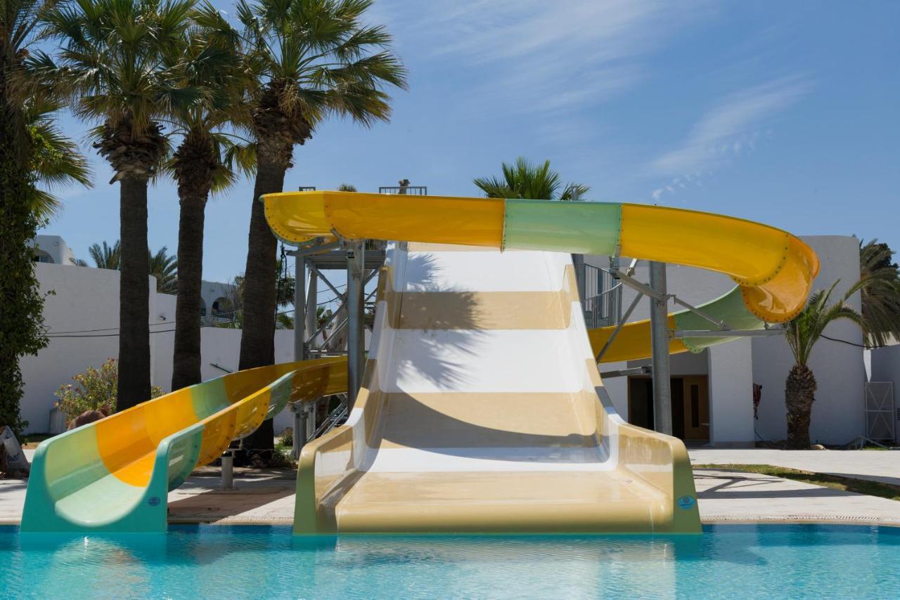 Hotel Jaz Tour Khalef Susa Esterno foto A water slide