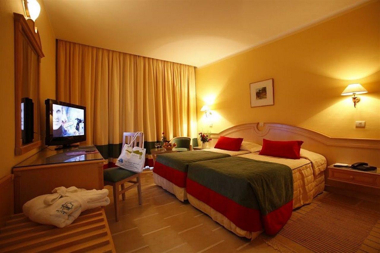 Hotel Jaz Tour Khalef Susa Esterno foto A room at the hotel